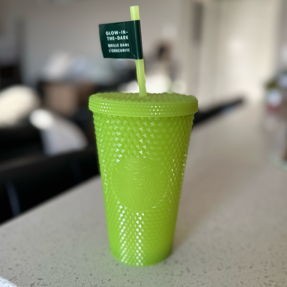 SOLD 🛑 🆕 Starbucks Grande Lemomgrass Glow in the Dark Reusable Cup